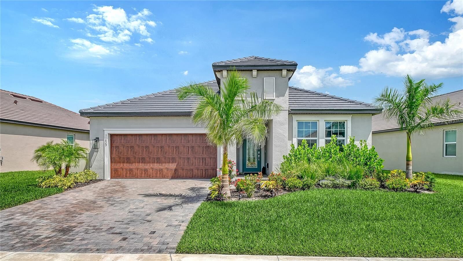 Property Photo: 11829 Lilac Pearl Lane FL 34219