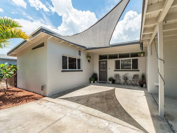 Property Photo:  851 65th Avenue S  FL 33705 