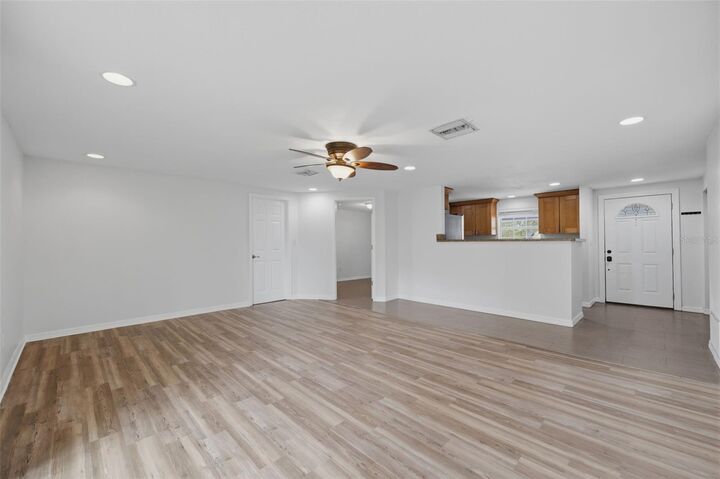 Property Photo:  2804 Applewood Drive  FL 33759 