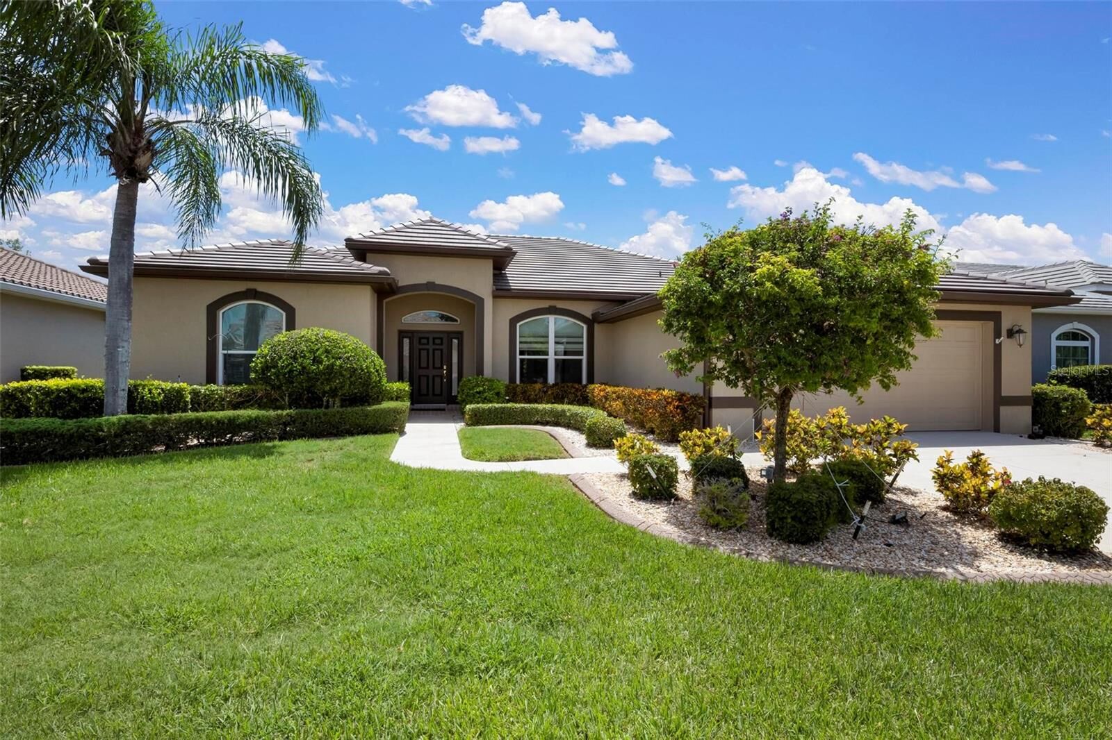 Property Photo:  1139 Kittiwake Drive  FL 34285 