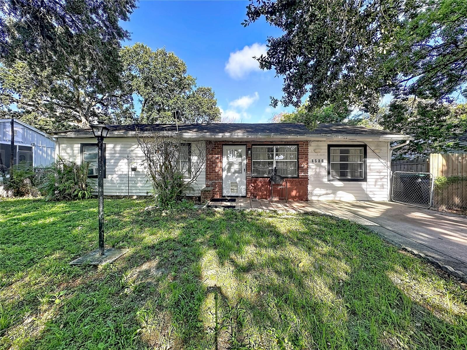Property Photo: 1520 Overdale Street FL 32825