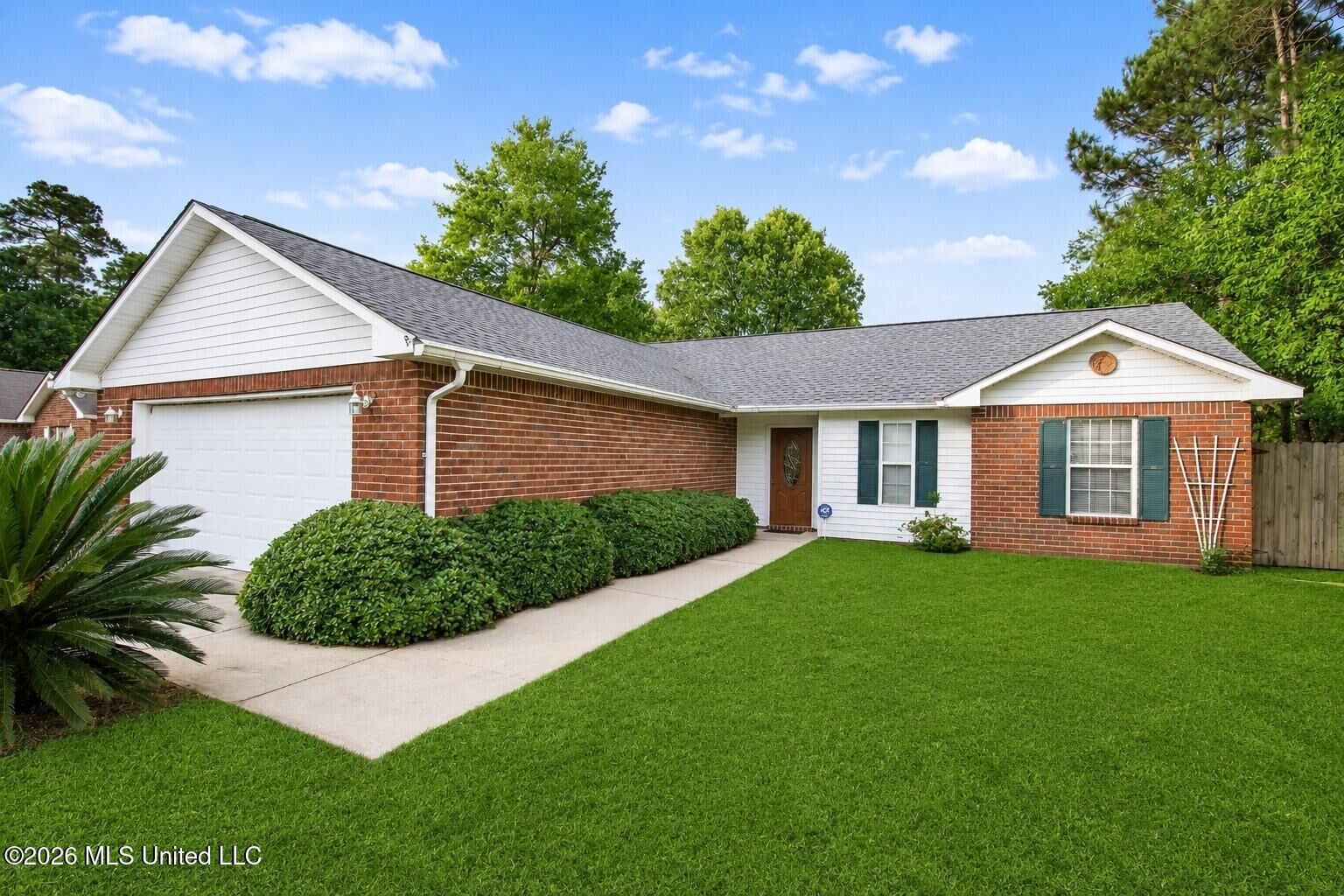 Property Photo:  1300 Oak Street  MS 39564 