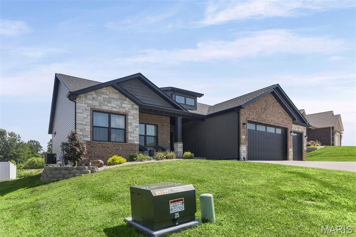 Property Photo:  165 Stonebridge Bluff Drive  IL 62062 