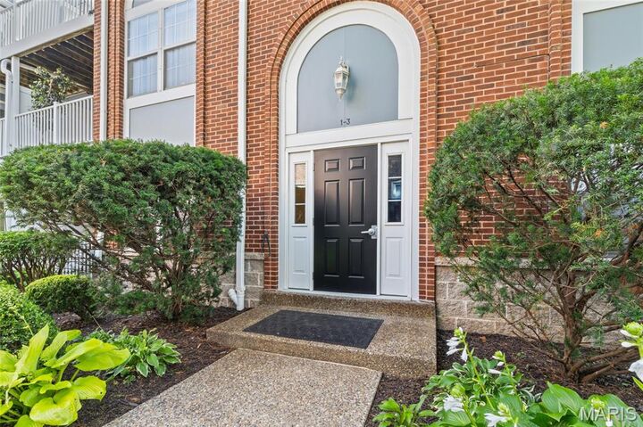 Property Photo:  4235 W Pine Boulevard 3  MO 63108 