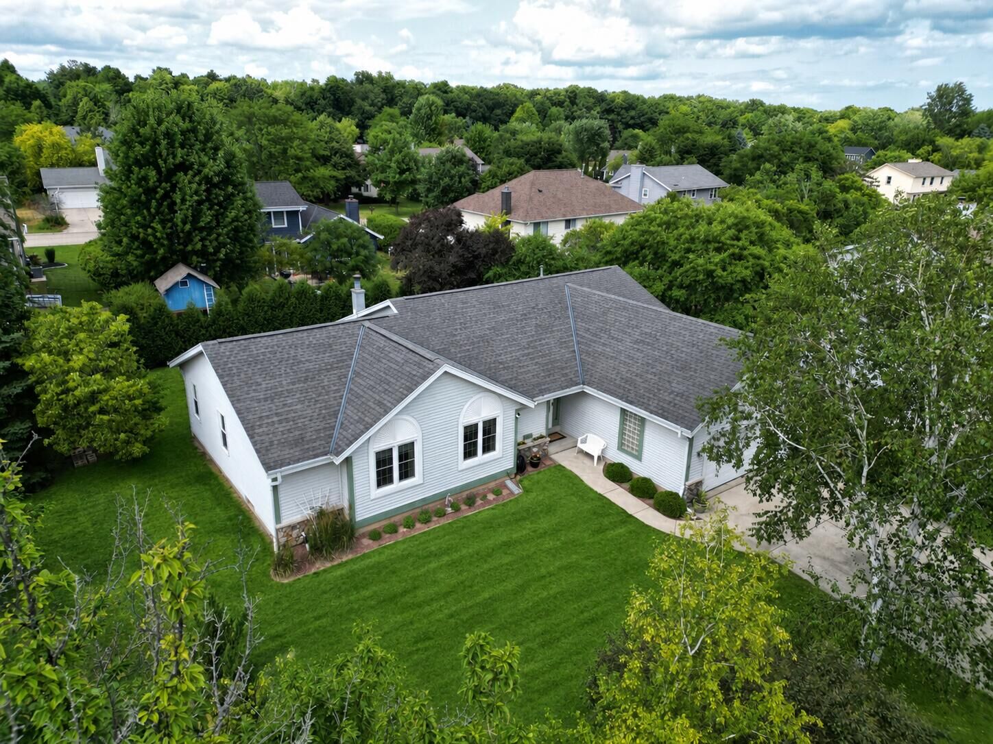 Property Photo:  4130 W Thorncrest Dr  WI 53132 
