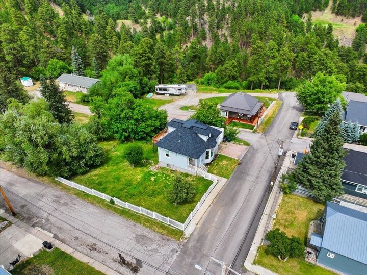 Property Photo:  1106 Washington Street  SD 57754 