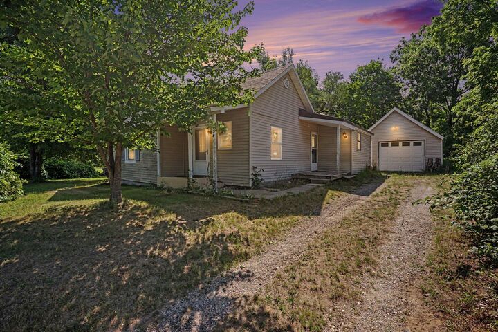Property Photo: 34 E Washington Street MI 49337
