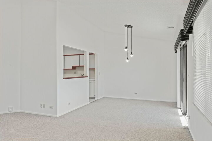 Property Photo:  995 S Pinetree Circle 995  IL 60089 