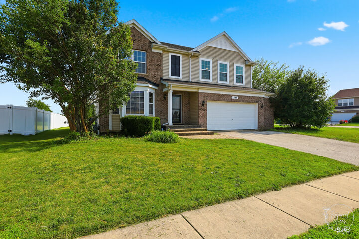 Property Photo:  