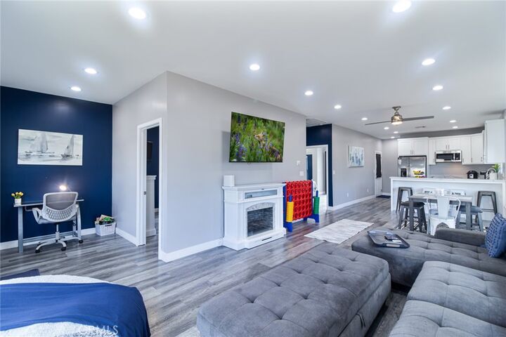 Property Photo:  66 W Peoria St  CA 91103 