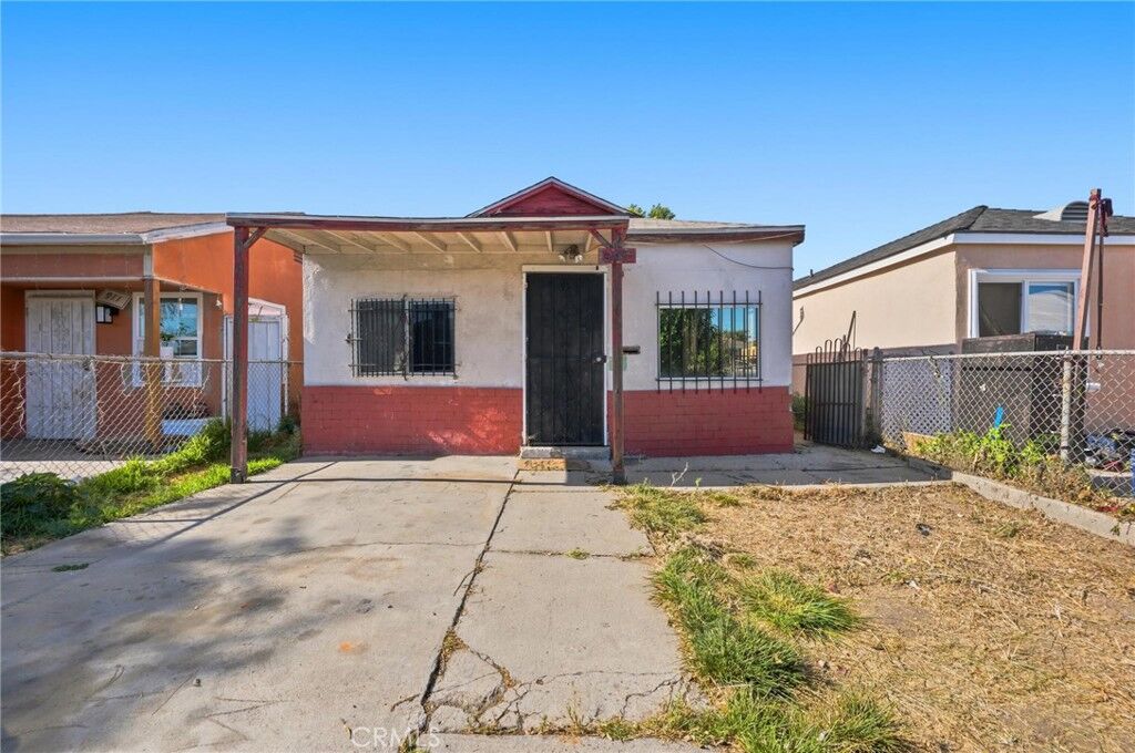 Property Photo:  909 W 132nd Street  CA 90222 