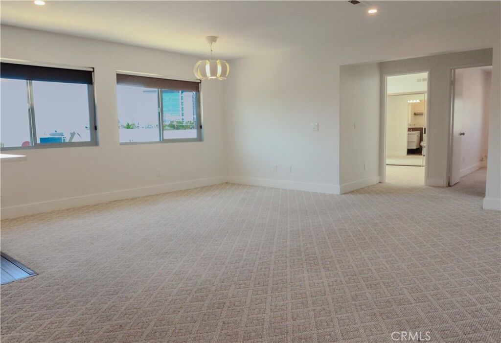 Property Photo:  423 1/2 Westminster Avenue B  CA 92663 