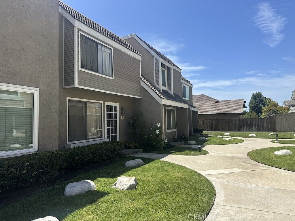 Property Photo:  14 Greenleaf  CA 92604 