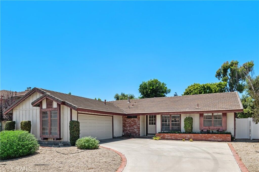 Property Photo:  131 Spindlewood Avenue  CA 93012 