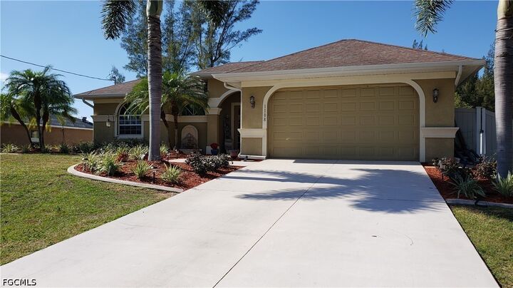 Property Photo:  1108 SW 15th Place  FL 33991 