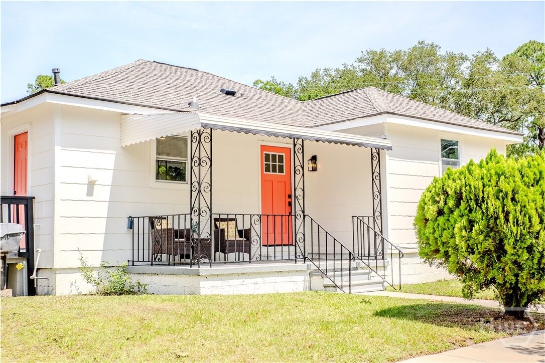 Property Photo: 201 Lawton Avenue GA 31404