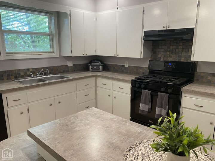 Property Photo:  4108 Oakhill Lane  AR 72405 