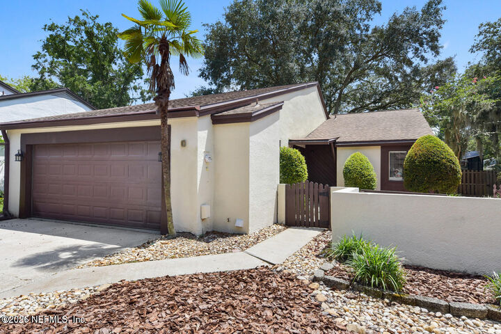 Property Photo:  7962 Linkside Drive  FL 32256 