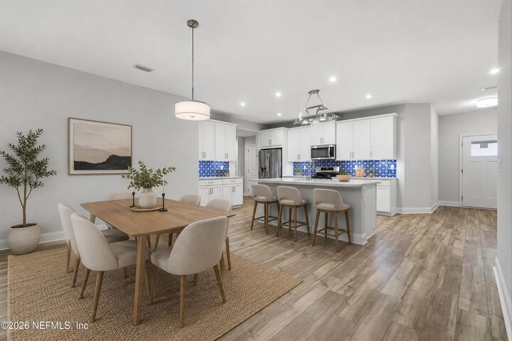 Property Photo: 310 Meadow Creek Drive FL 32259