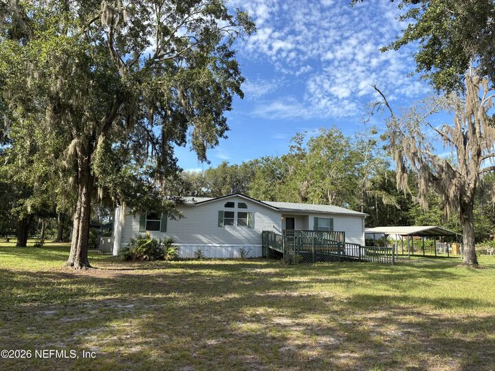 Property Photo:  21919 NE 69th Place  FL 32666 