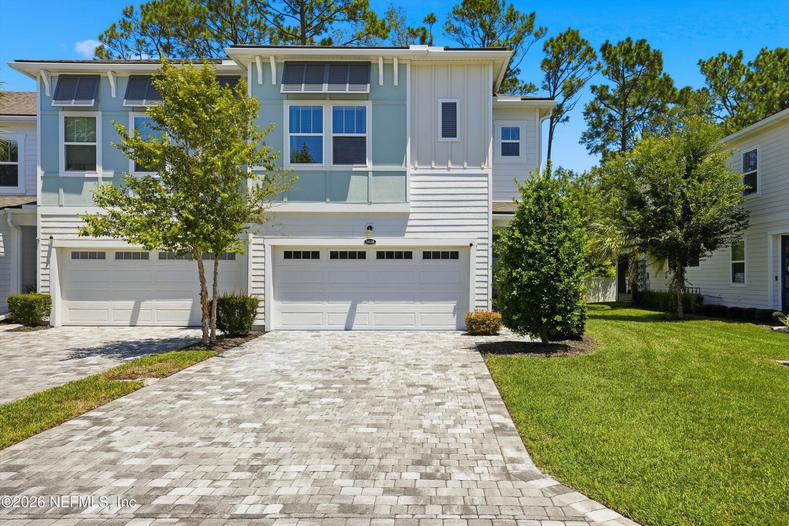 Property Photo: 14135 Backbarrier Road FL 32224