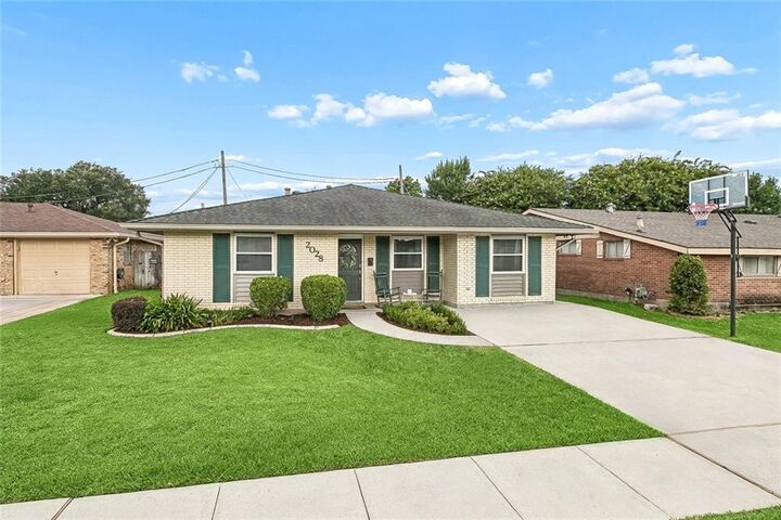 Property Photo:  2028 Francis Avenue  LA 70003 