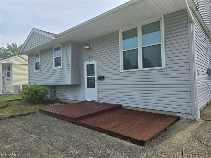 Property Photo:  610 Notre Dame Avenue  OH 44515 