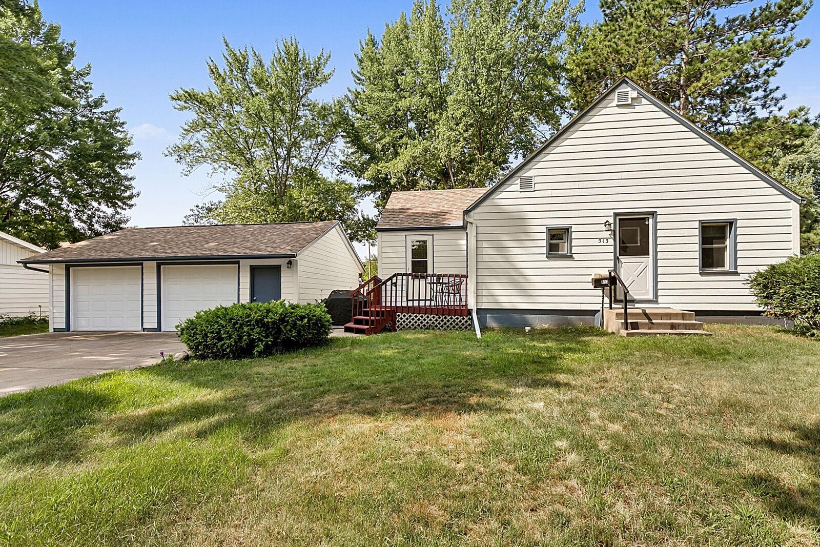 Property Photo: 513 6th Avenue N MN 56379