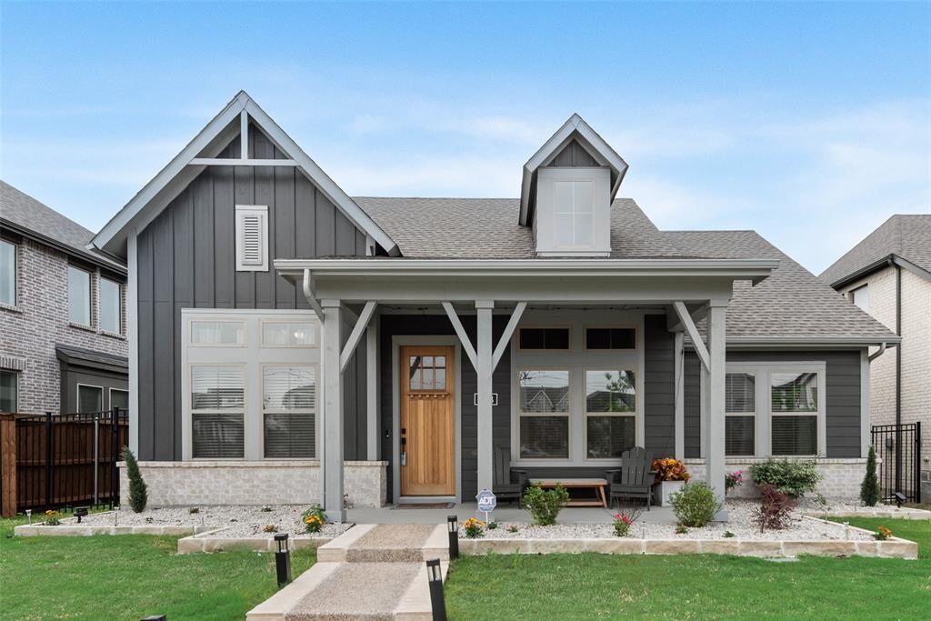 Property Photo:  1028 Almond Blossom Circle  TX 76036 