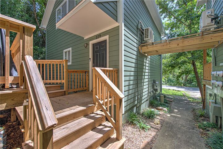 Property Photo:  229 Gregg Avenue 1C  AR 72701 