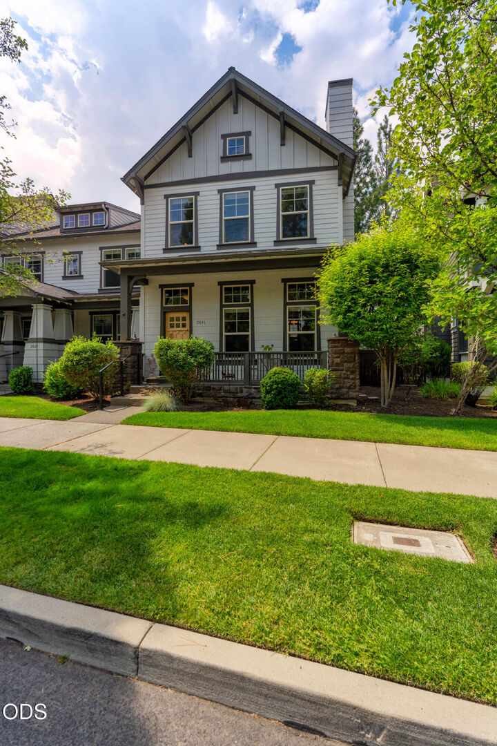 Property Photo:  2641 NW Crossing Drive  OR 97703 