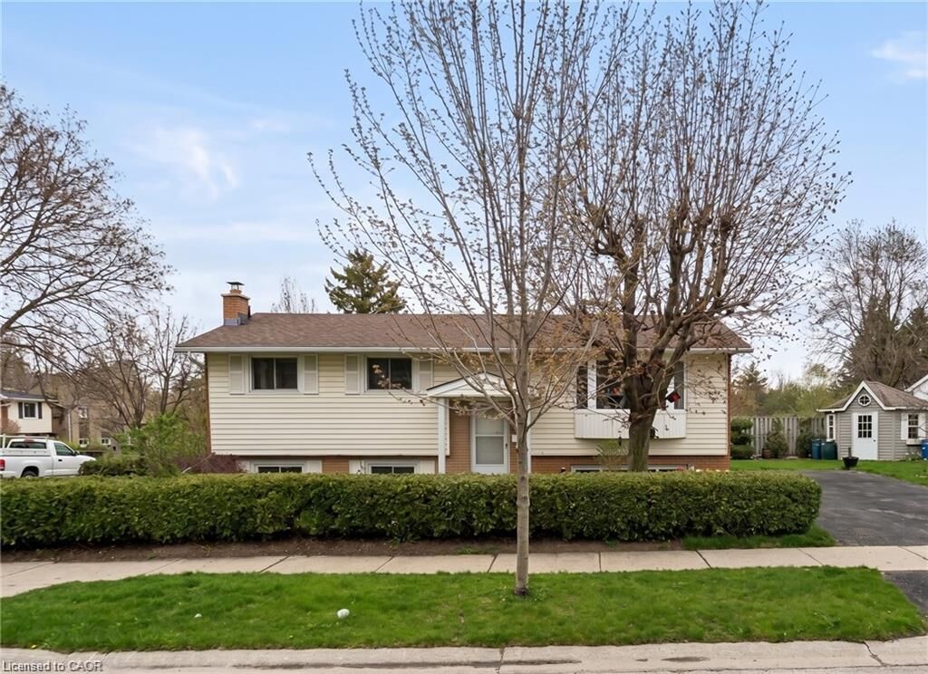 Property Photo: 602 Highpoint Avenue ON N2L 4N1