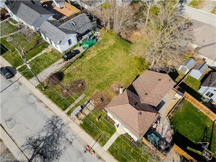 Property Photo:  32 Washington Street  ON N3L 2A5 
