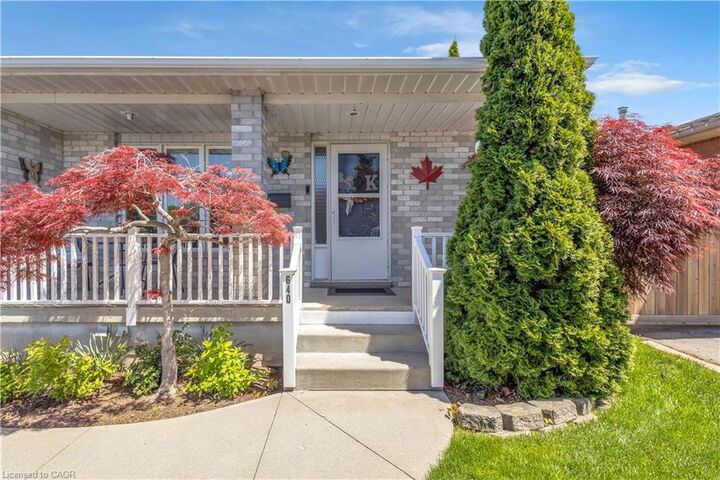 Property Photo:  640 Acadia Drive  ON L8W 3V1 