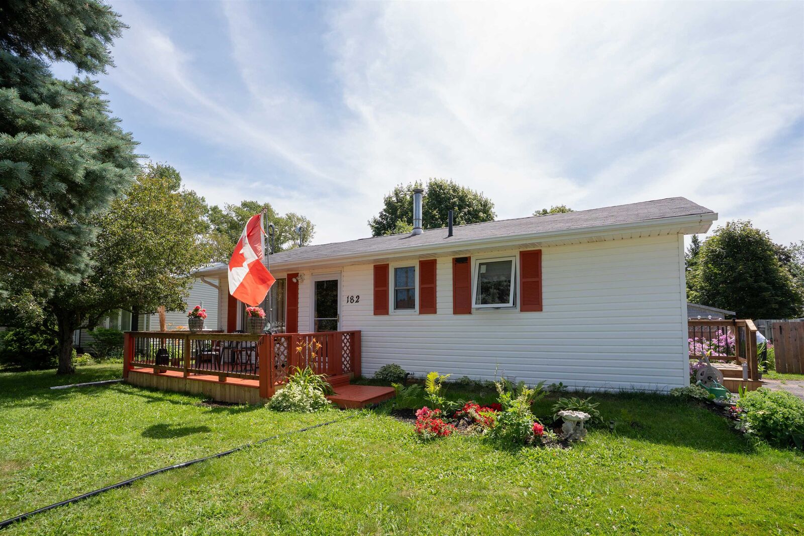 Property Photo:  182 Parkwood Crescent  PE C1A 7A7 