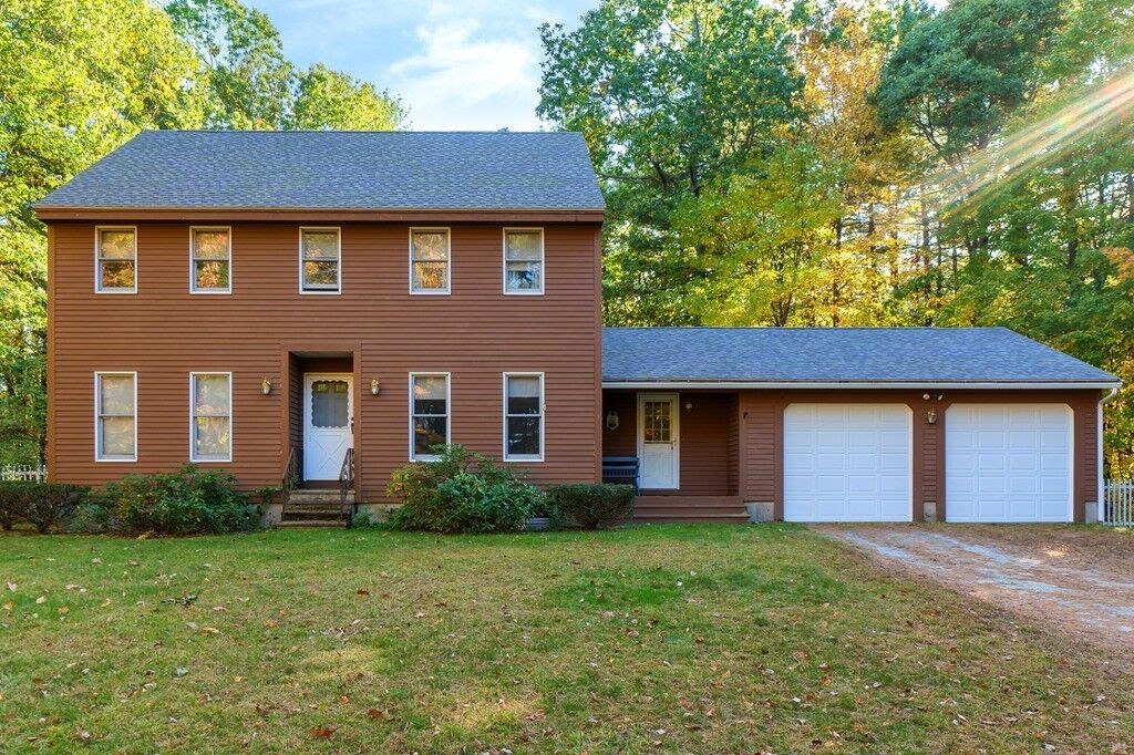 Property Photo:  686 Scott Rd  MA 01420 