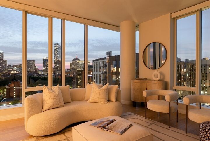 Property Photo: 380 Harrison Ave Ph1j MA 02118