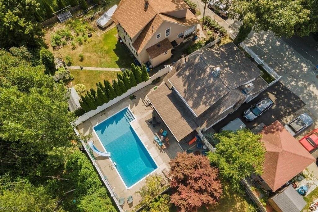 Property Photo:  1 Agate Ave 1  MA 01604 