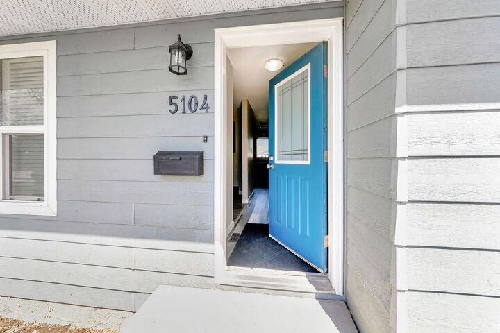 Property Photo:  5104 54A Street  AB T9V 0S5 