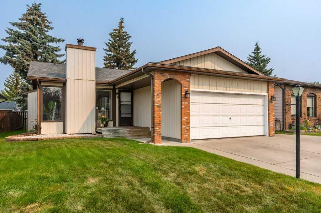Property Photo:  167 Deerpath Court SE  AB T2J 6K9 