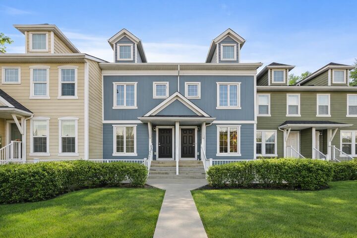 111 Auburn Bay Street SE — photo 1