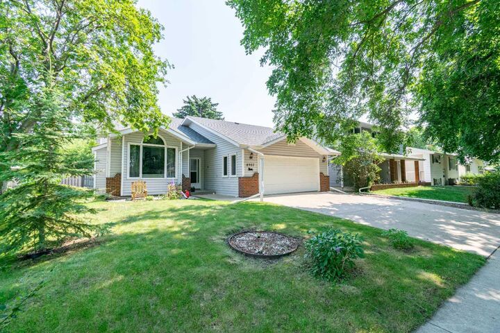 4907 53 Street — photo 1