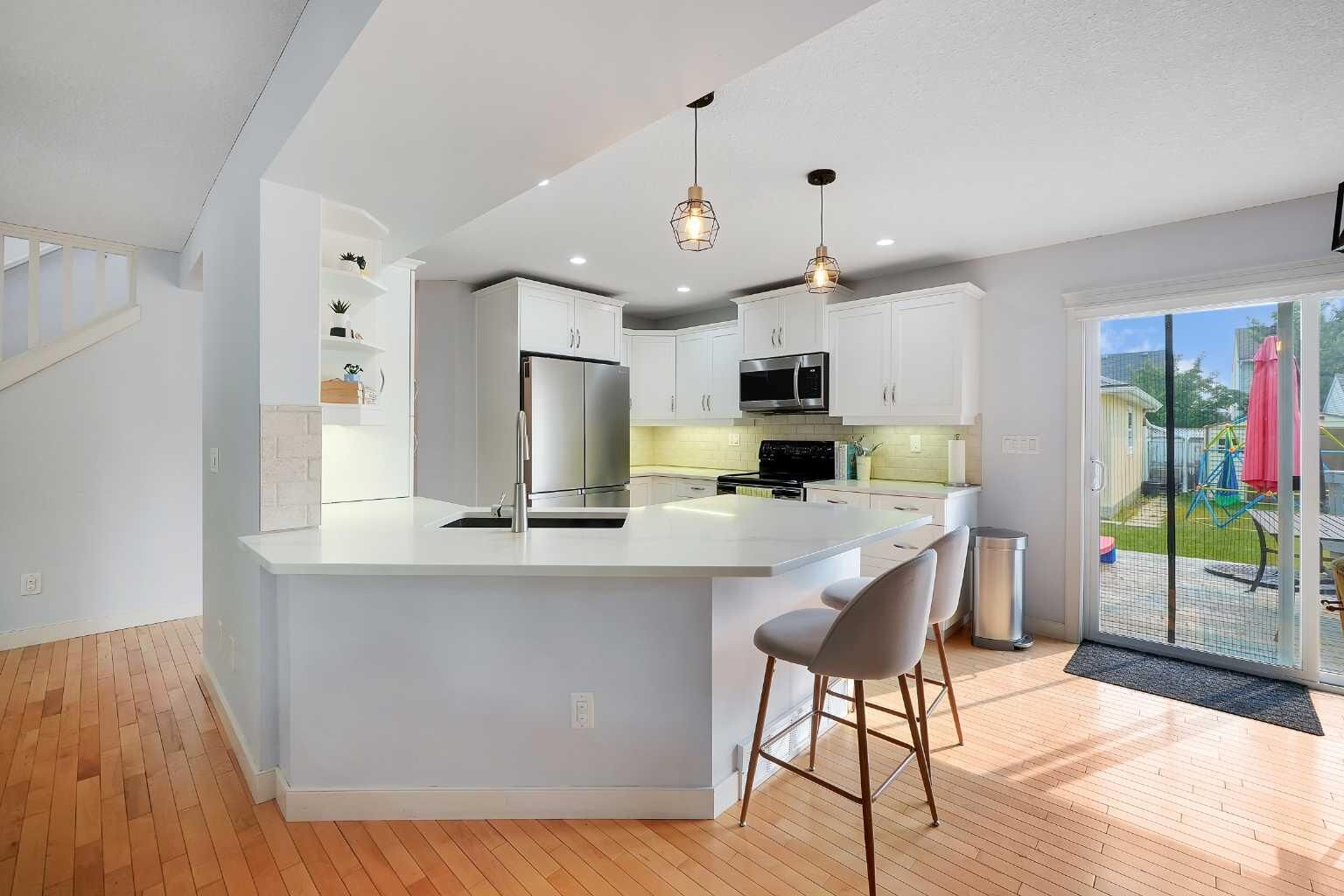 Property Photo: 5532 Forand Street SW AB T3E 7S6