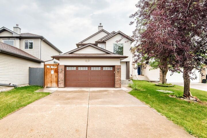 262 Coventry Court NE — photo 1