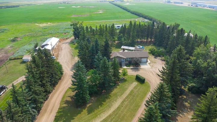 Property Photo: 14040 RR 14A AB T0B 1X0