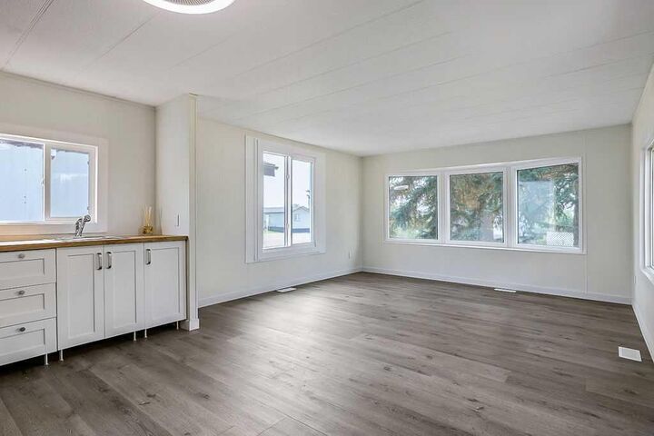 Property Photo: 225 2 Avenue N AB T0L 0R0