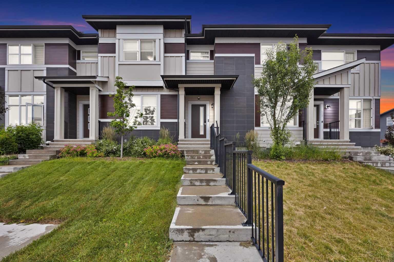 Property Photo:  109 Skyview Parade NE  AB T3N 0V4 