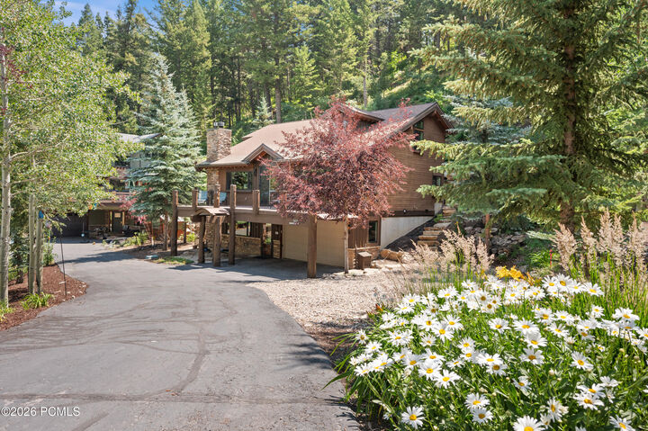 Property Photo:  595 Parkview Drive  UT 84098 