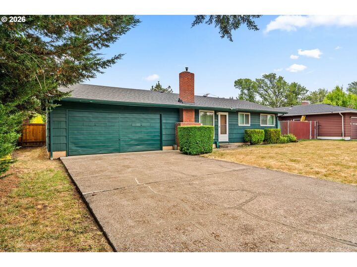 Property Photo: 520 E 33rd Ave OR 97405