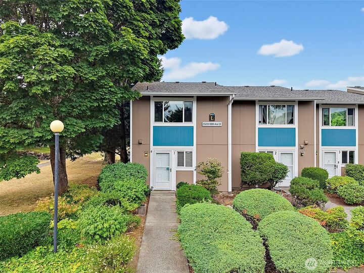 Property Photo:  25209  108th Avenue SE L1  WA 98030 